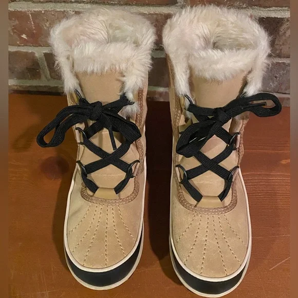 NWOT Sorel Boots - Picture 1 of 7